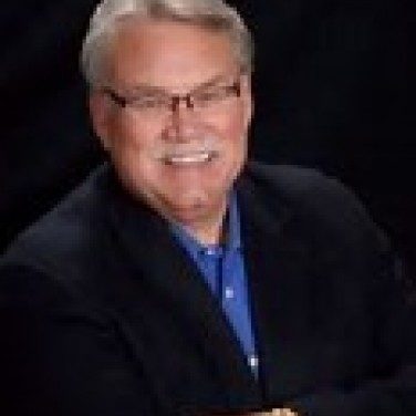 Tom Simmons 376x376 1